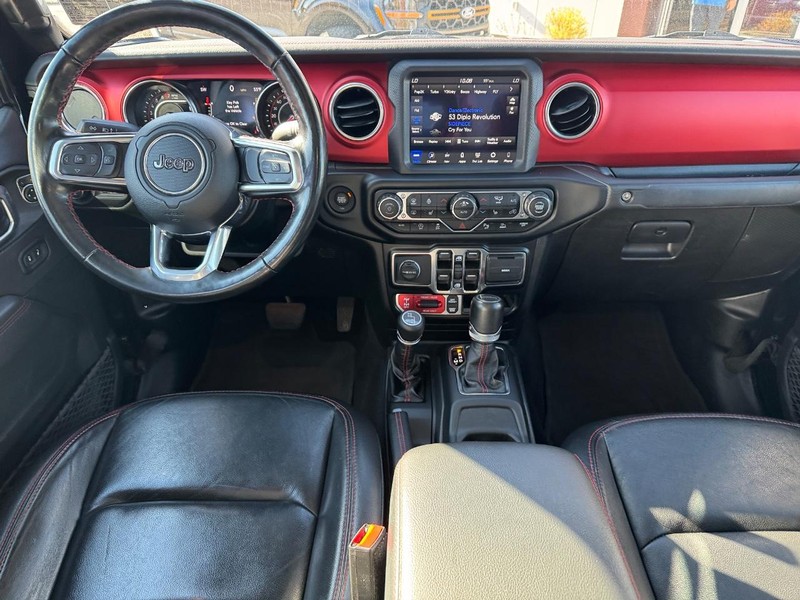 Jeep Gladiator Vehicle Full-screen Gallery Image 13