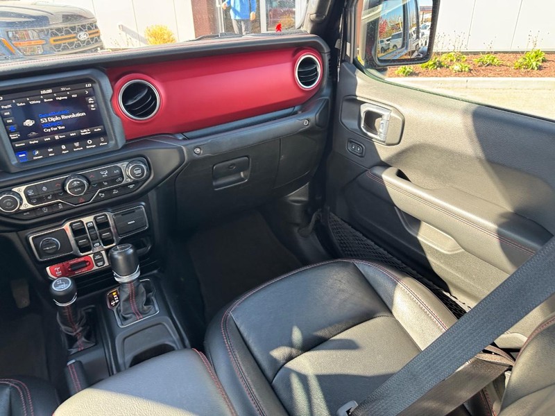 Jeep Gladiator Vehicle Full-screen Gallery Image 14