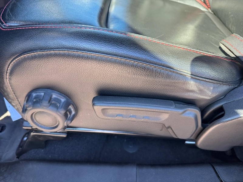 Jeep Gladiator Vehicle Full-screen Gallery Image 15