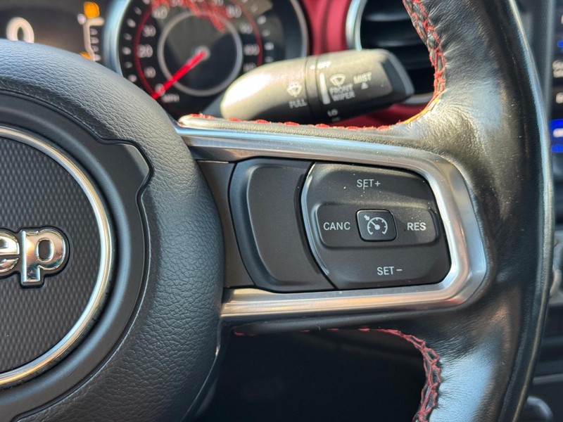 Jeep Gladiator Vehicle Full-screen Gallery Image 19