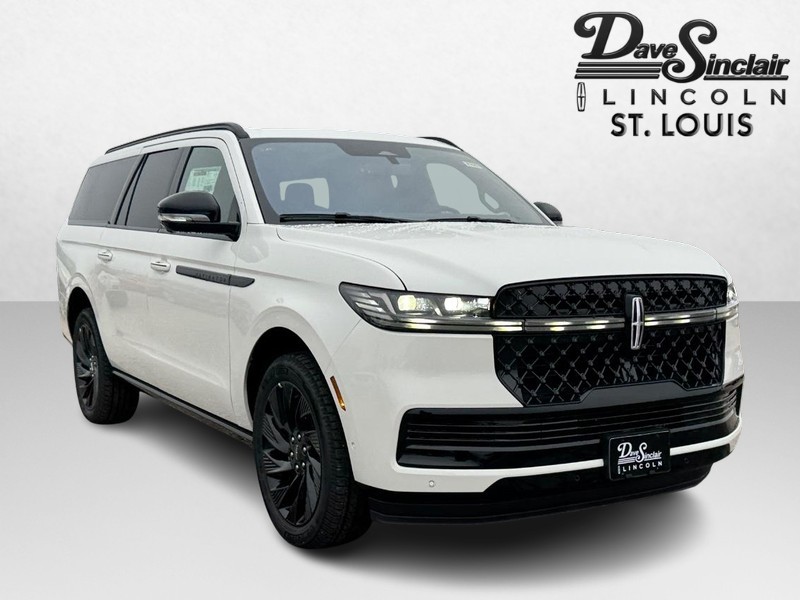 Lincoln Navigator L Vehicle Full-screen Gallery Image 03