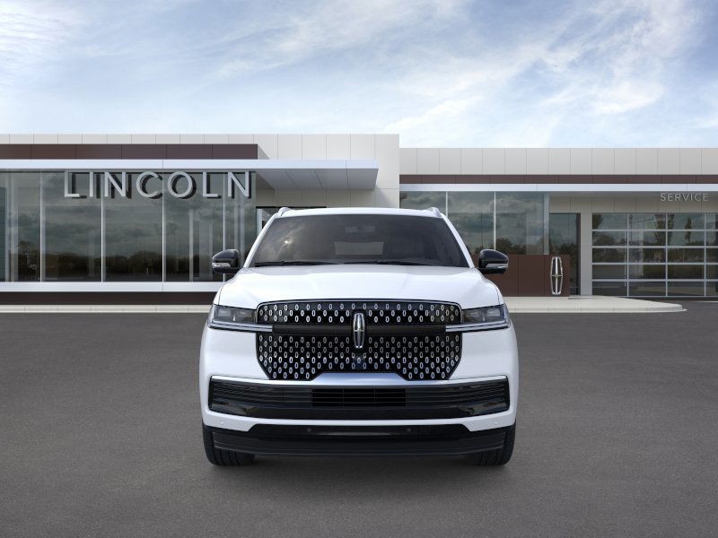 Lincoln Navigator L Vehicle Full-screen Gallery Image 06