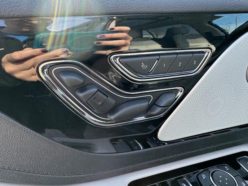 Lincoln Aviator Vehicle Full-screen Gallery Image 18