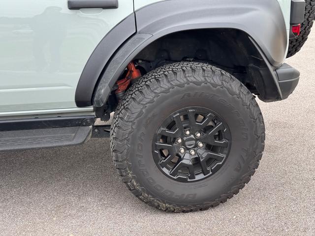 Ford Bronco Vehicle Full-screen Gallery Image 10