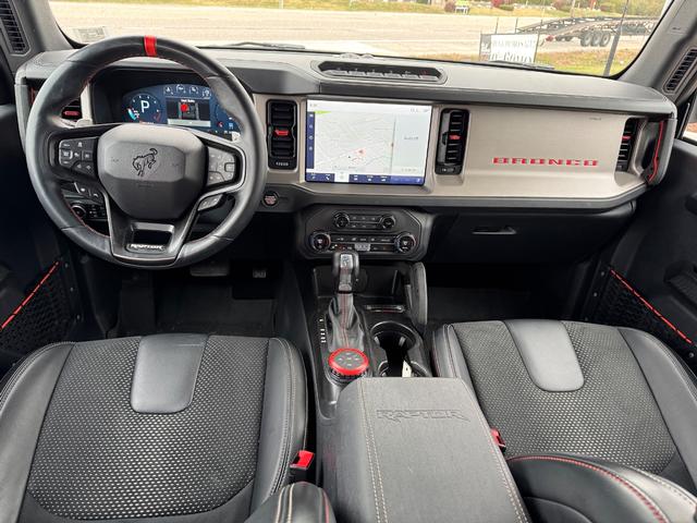 Ford Bronco Vehicle Full-screen Gallery Image 12