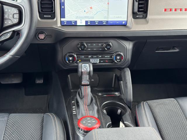 Ford Bronco Vehicle Full-screen Gallery Image 15