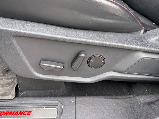 Ford Bronco Vehicle Full-screen Gallery Image 16