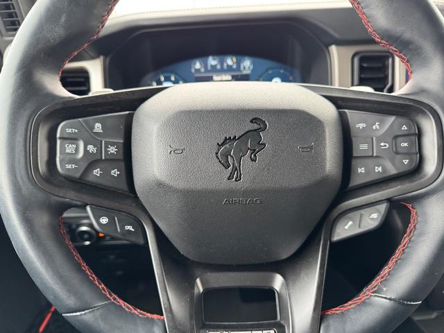 Ford Bronco Vehicle Full-screen Gallery Image 18