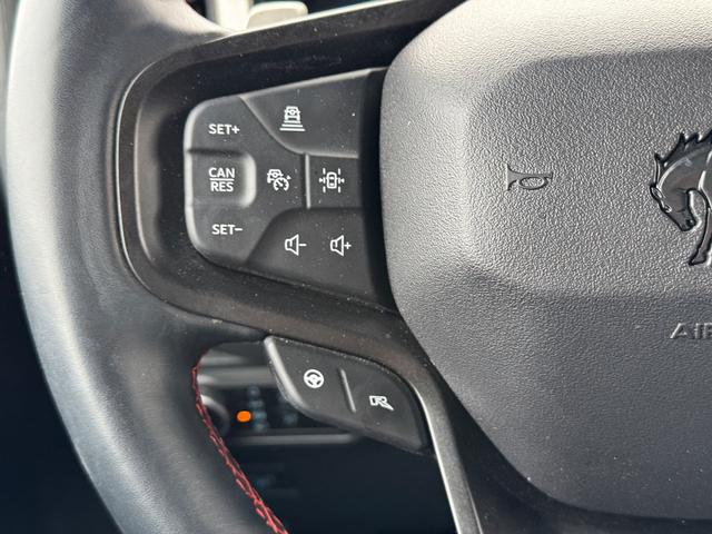 Ford Bronco Vehicle Full-screen Gallery Image 19