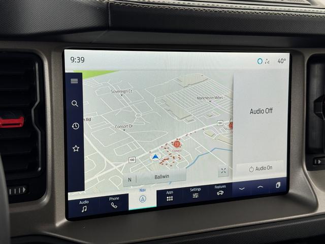 Ford Bronco Vehicle Full-screen Gallery Image 21