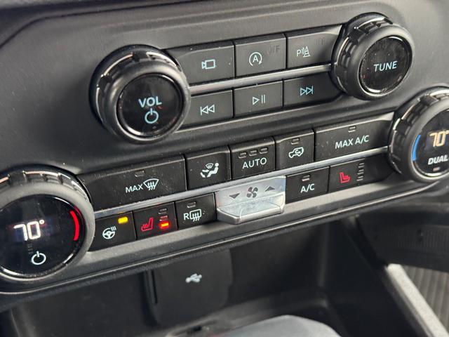 Ford Bronco Vehicle Full-screen Gallery Image 22