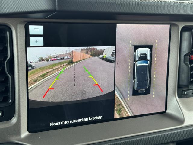 Ford Bronco Vehicle Full-screen Gallery Image 23