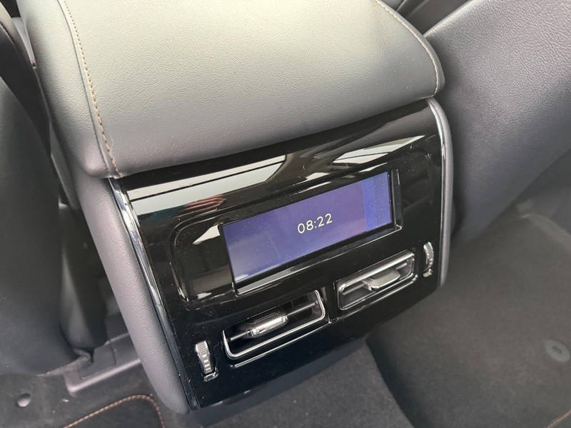 Lincoln Aviator Vehicle Full-screen Gallery Image 14