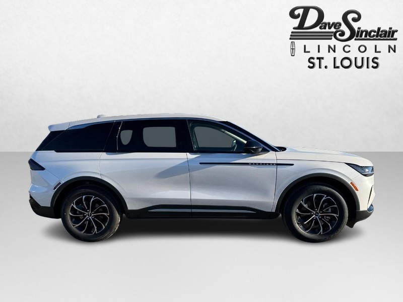 Lincoln Nautilus Vehicle Full-screen Gallery Image 04