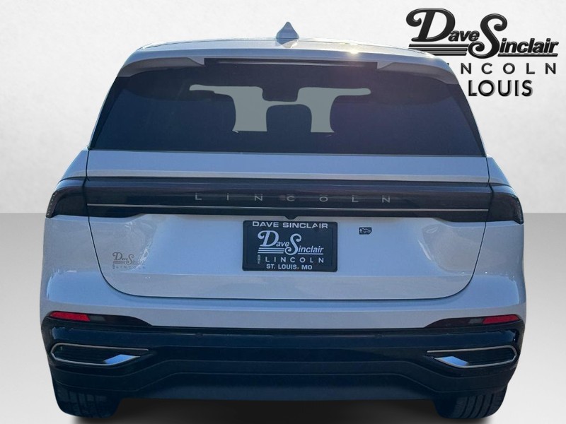 Lincoln Nautilus Vehicle Full-screen Gallery Image 06