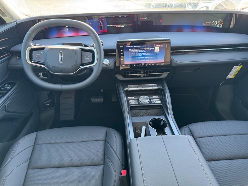 Lincoln Nautilus Vehicle Full-screen Gallery Image 12