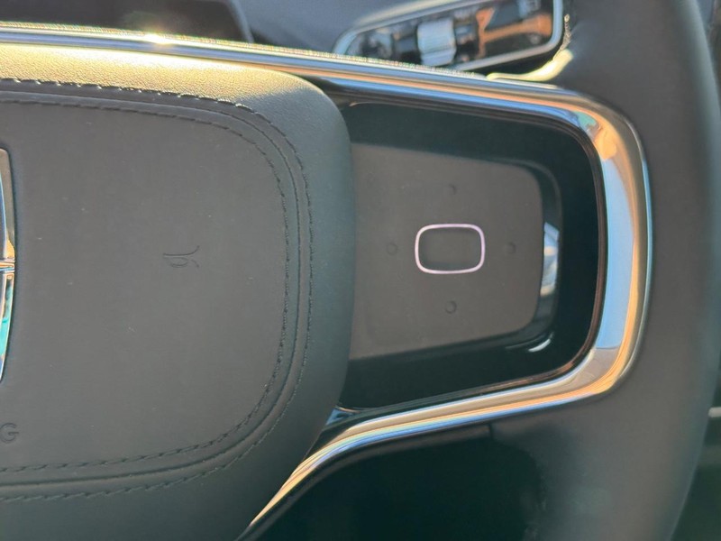 Lincoln Nautilus Vehicle Full-screen Gallery Image 21