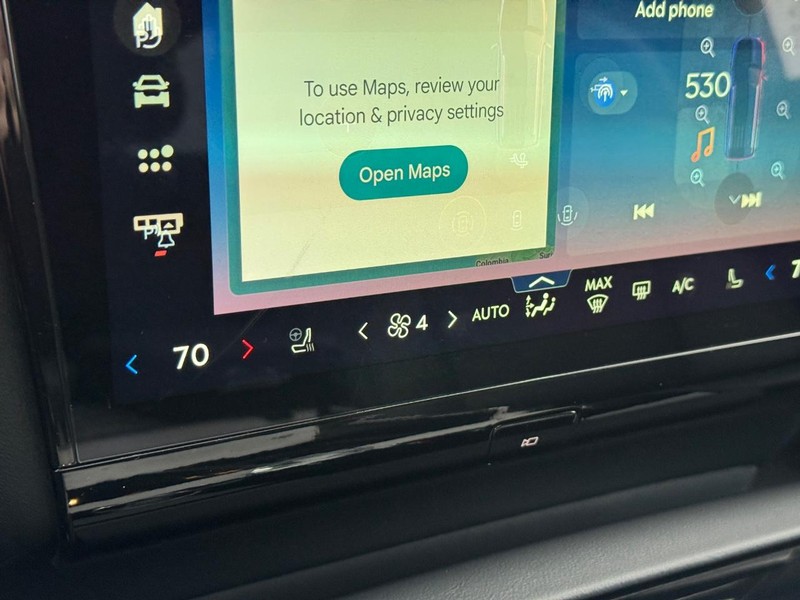 Lincoln Navigator L Vehicle Full-screen Gallery Image 24