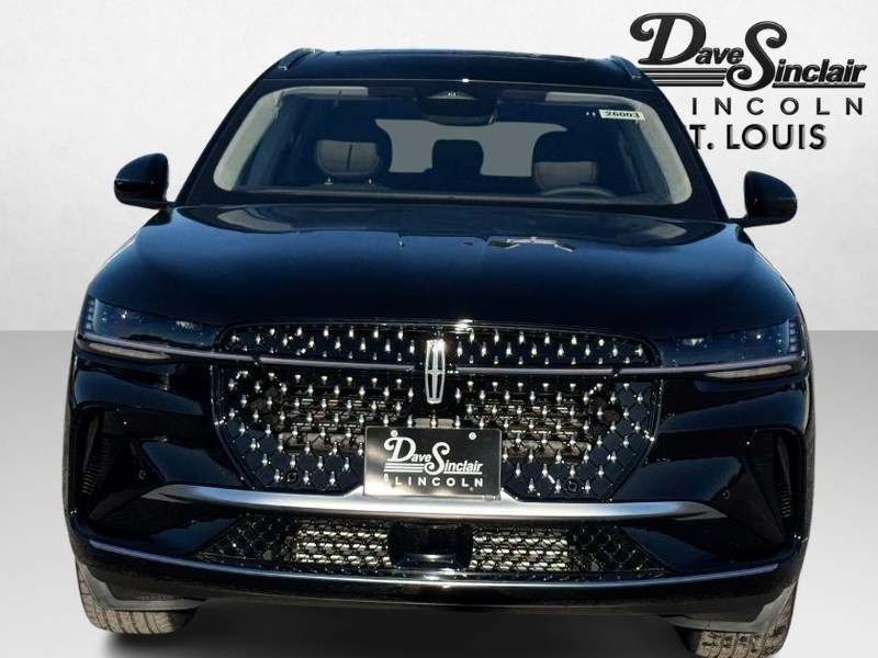 Lincoln Nautilus Vehicle Full-screen Gallery Image 02