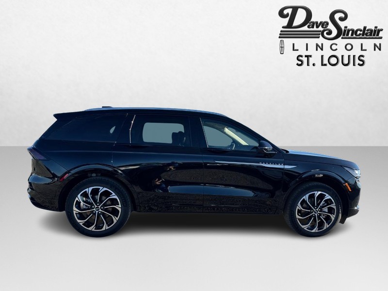 Lincoln Nautilus Vehicle Full-screen Gallery Image 04