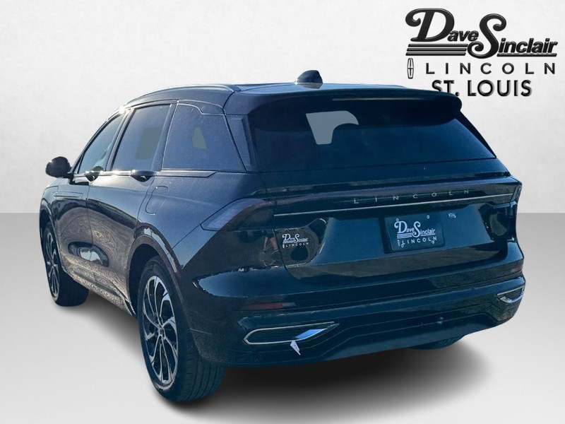 Lincoln Nautilus Vehicle Full-screen Gallery Image 07