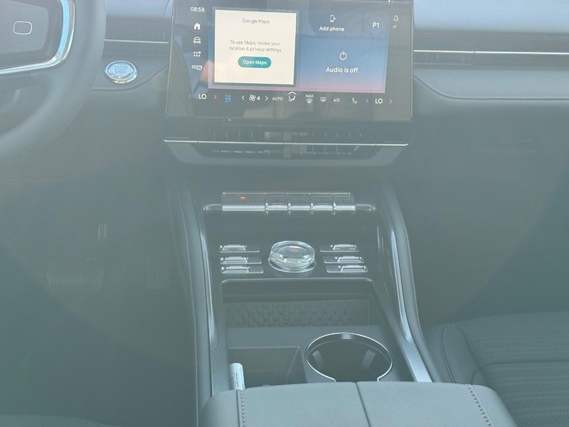 Lincoln Nautilus Vehicle Full-screen Gallery Image 16