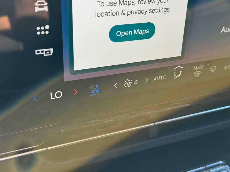Lincoln Nautilus Vehicle Full-screen Gallery Image 23