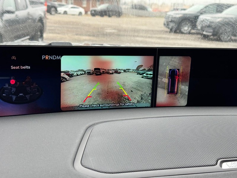 Lincoln Navigator Vehicle Full-screen Gallery Image 26