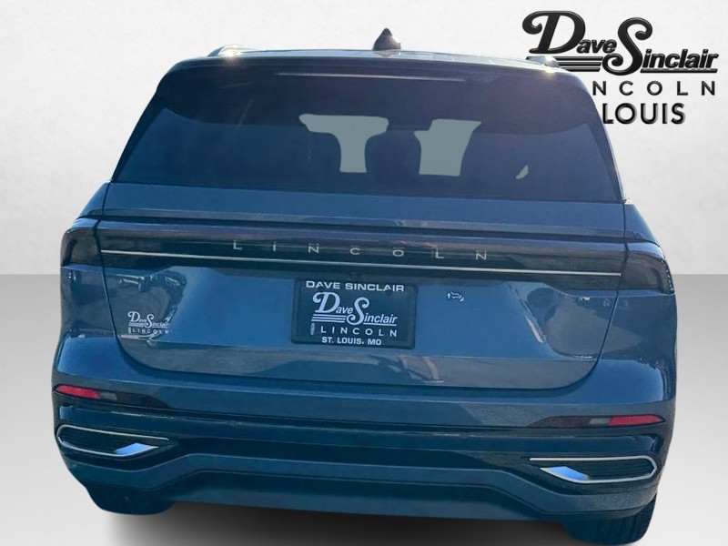 Lincoln Nautilus Vehicle Full-screen Gallery Image 06