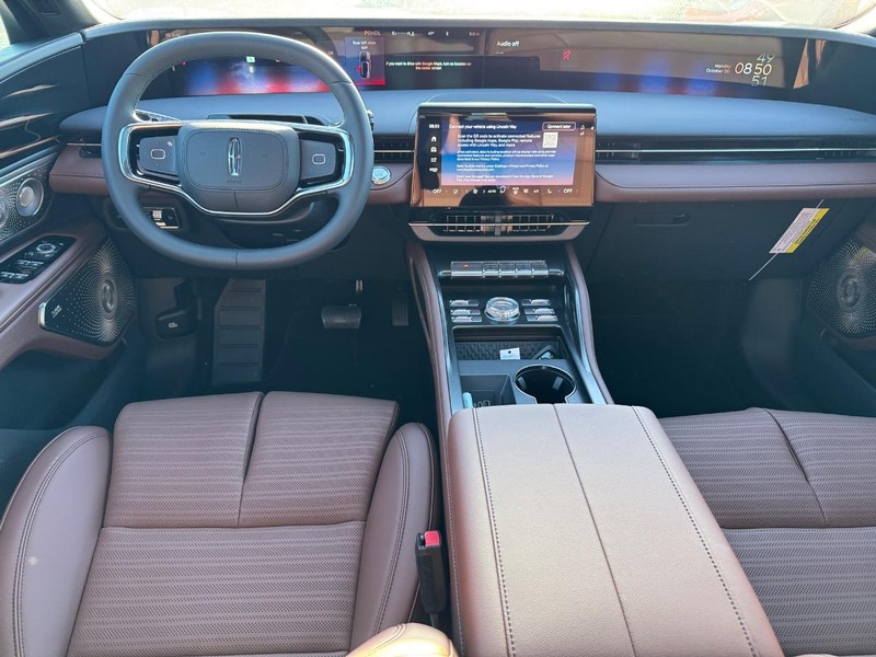 Lincoln Nautilus Vehicle Full-screen Gallery Image 13