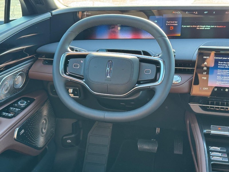 Lincoln Nautilus Vehicle Full-screen Gallery Image 14