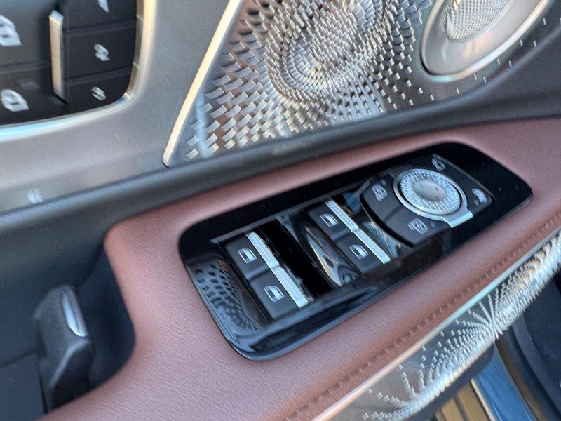 Lincoln Nautilus Vehicle Full-screen Gallery Image 19