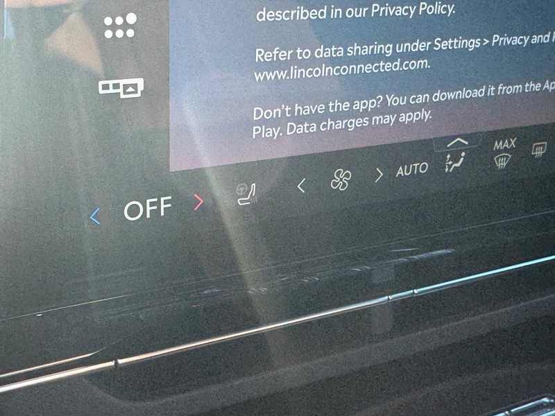 Lincoln Nautilus Vehicle Full-screen Gallery Image 25