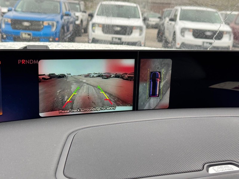 Lincoln Navigator Vehicle Full-screen Gallery Image 25