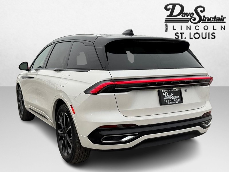 Lincoln Nautilus Vehicle Full-screen Gallery Image 07