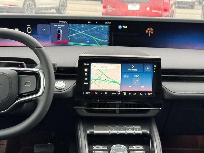 Lincoln Nautilus Vehicle Full-screen Gallery Image 15