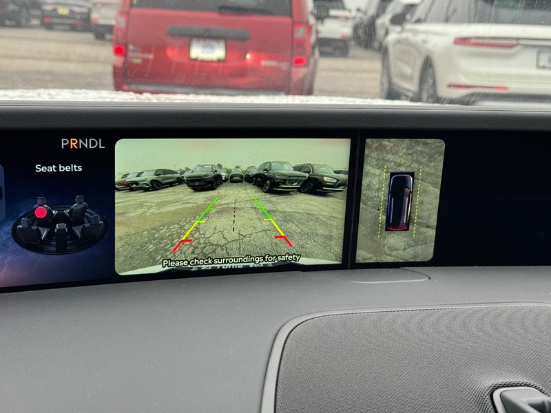 Lincoln Nautilus Vehicle Full-screen Gallery Image 25