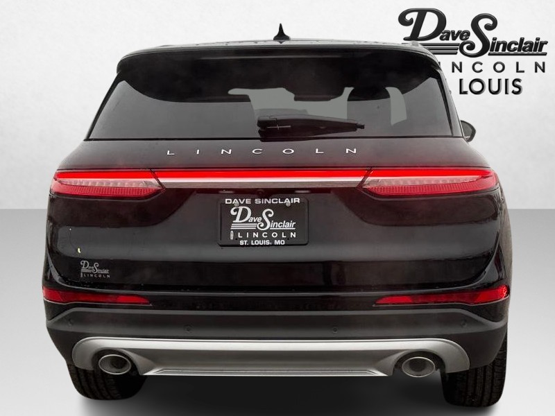 Lincoln Corsair Vehicle Full-screen Gallery Image 06