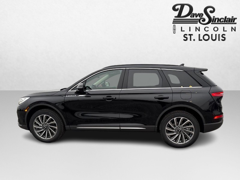 Lincoln Corsair Vehicle Full-screen Gallery Image 09