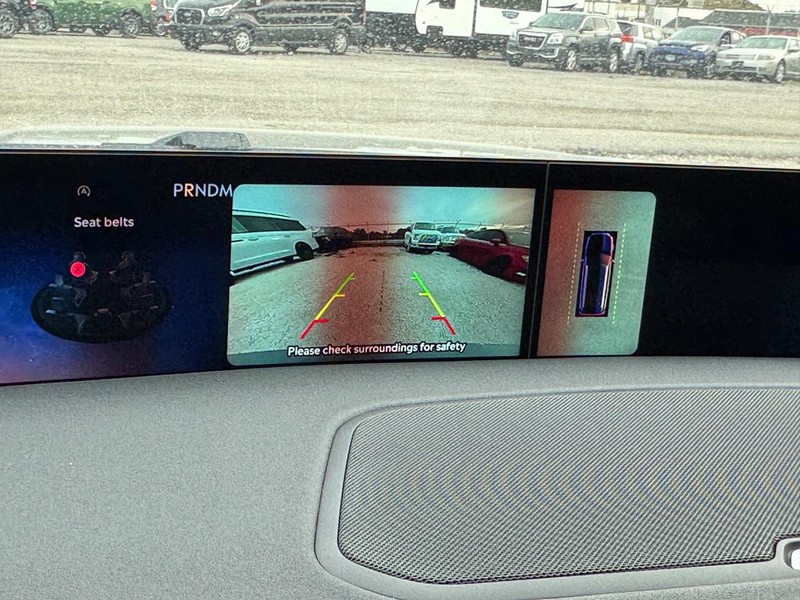 Lincoln Navigator L Vehicle Full-screen Gallery Image 25