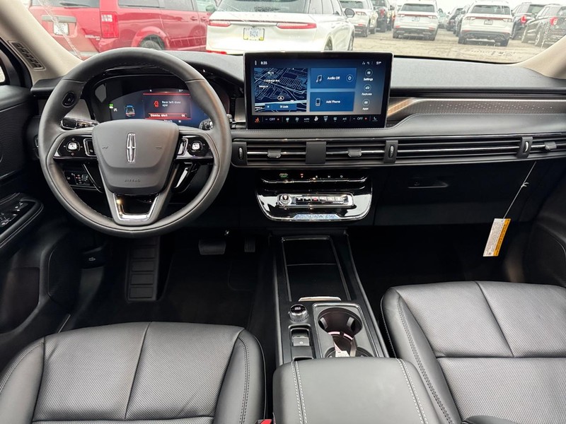 Lincoln Corsair Vehicle Full-screen Gallery Image 13