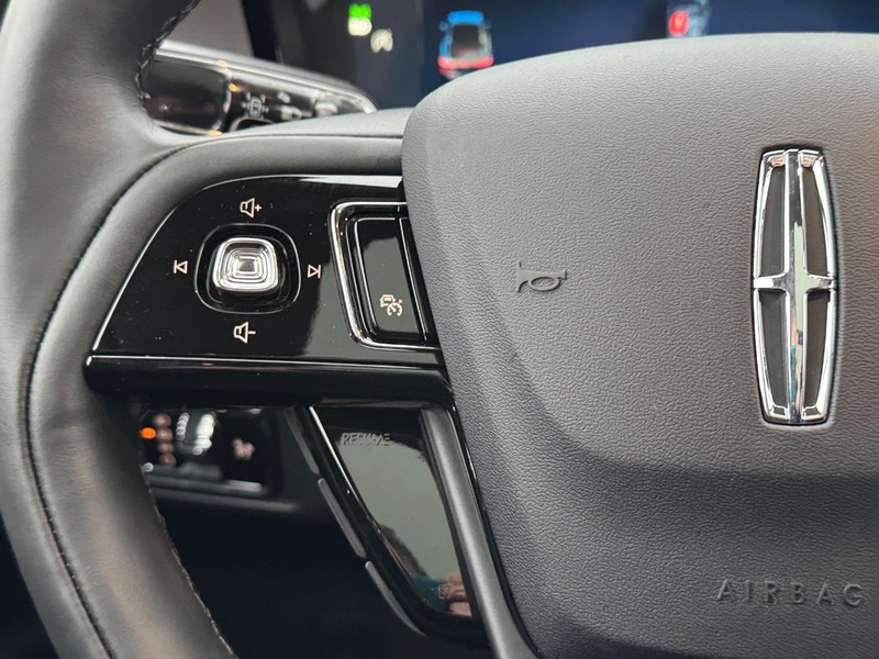 Lincoln Corsair Vehicle Full-screen Gallery Image 21