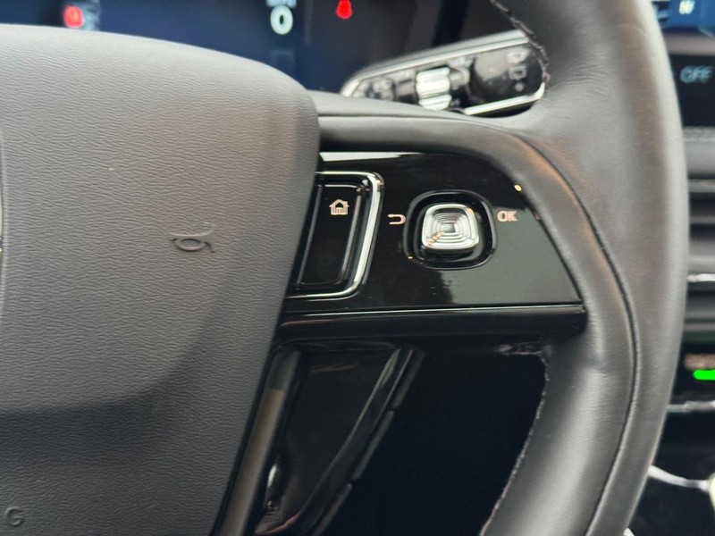 Lincoln Corsair Vehicle Full-screen Gallery Image 22