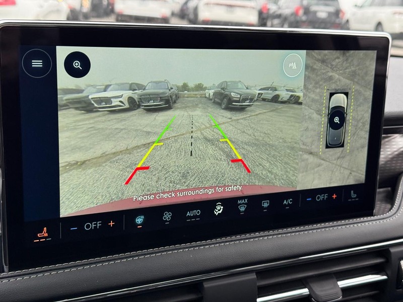 Lincoln Corsair Vehicle Full-screen Gallery Image 25