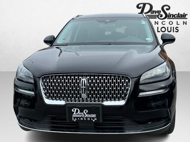 Lincoln Corsair Vehicle Full-screen Gallery Image 02