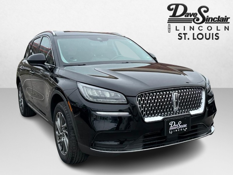 Lincoln Corsair Vehicle Full-screen Gallery Image 03