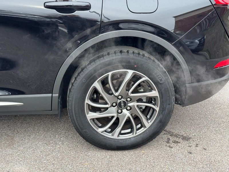 Lincoln Corsair Vehicle Full-screen Gallery Image 10