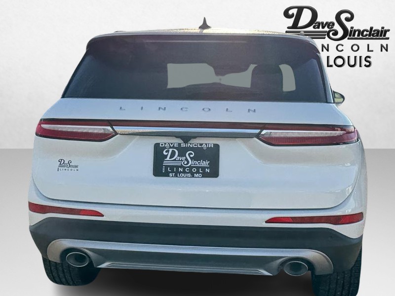 Lincoln Corsair Vehicle Full-screen Gallery Image 06