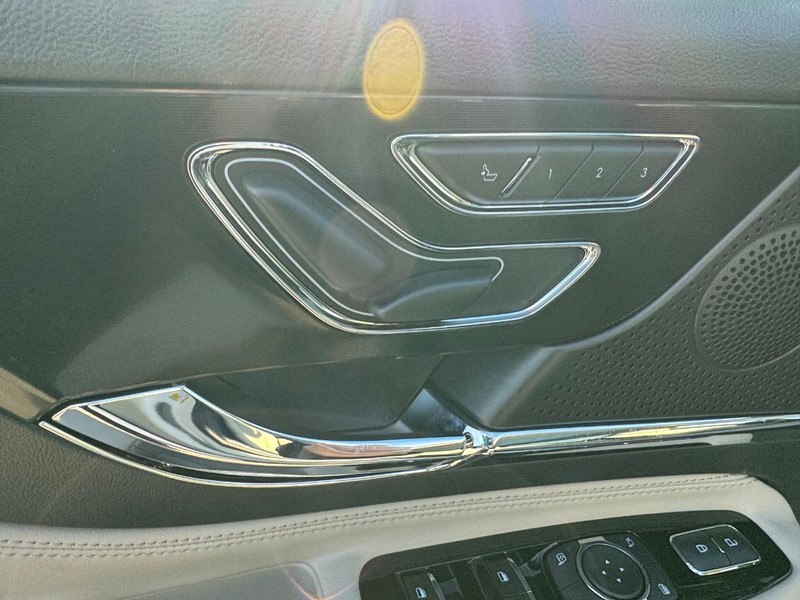 Lincoln Corsair Vehicle Full-screen Gallery Image 19