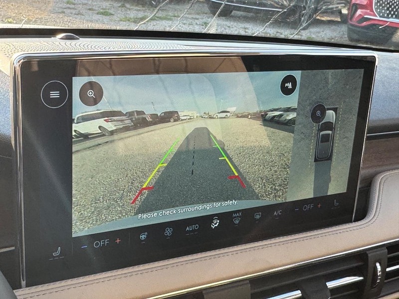 Lincoln Corsair Vehicle Full-screen Gallery Image 25